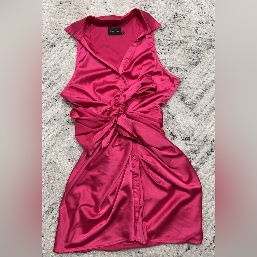 Color- Hot Pink.              Size- Large.